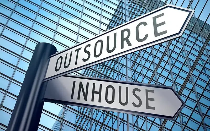 In-House-vs.-Outsourced-HR-Functions.jpg